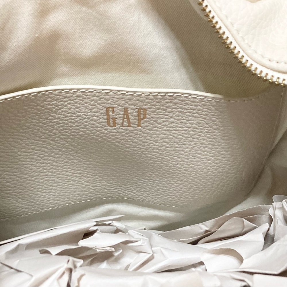 NWT GAP White Hobo Shoulder Bag - Picture 9 of 16